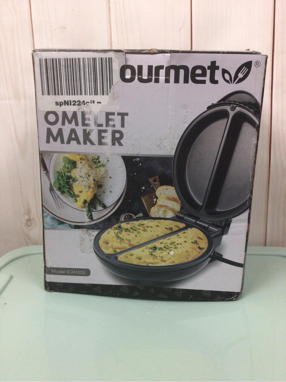 Elite Gourmet non-stick Omelet & frittatas Maker - Black and Silver